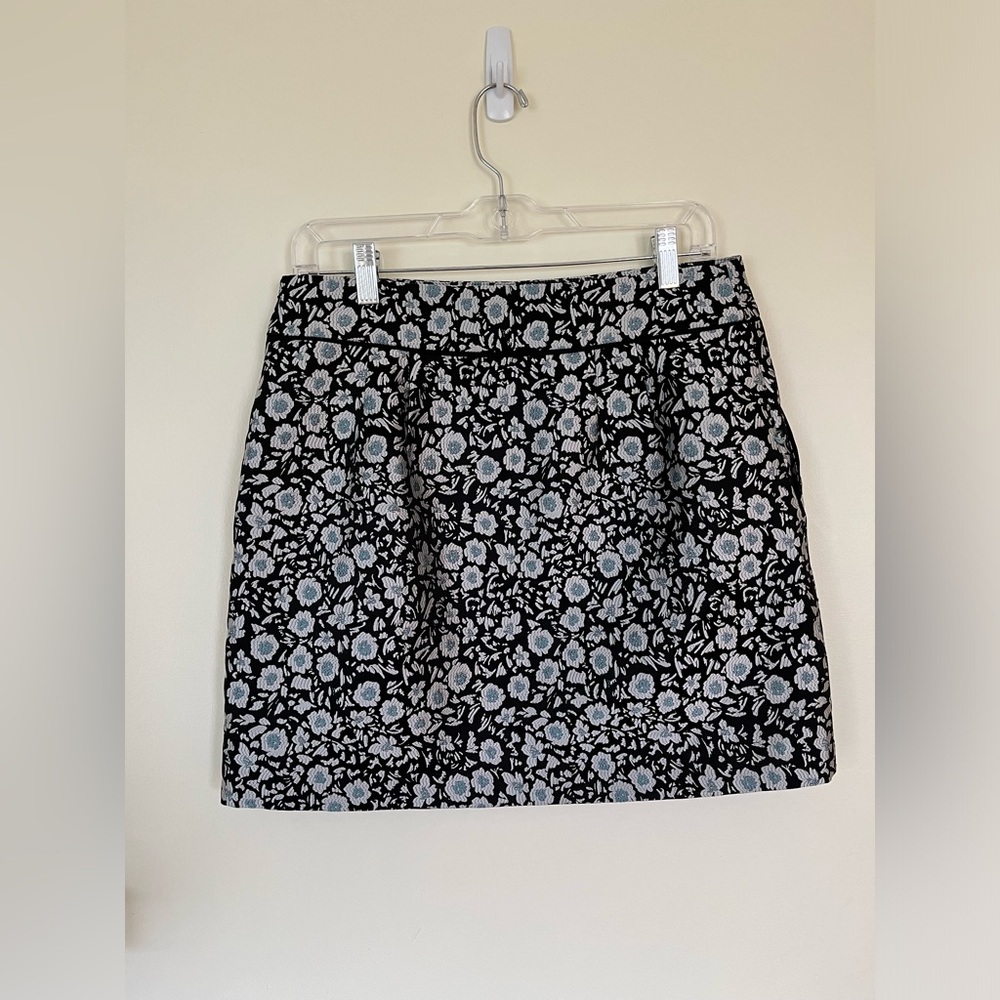 Women’s Ann Taylor LOFT Black, blue & White Floral A-Line Mini Skirt Size 6